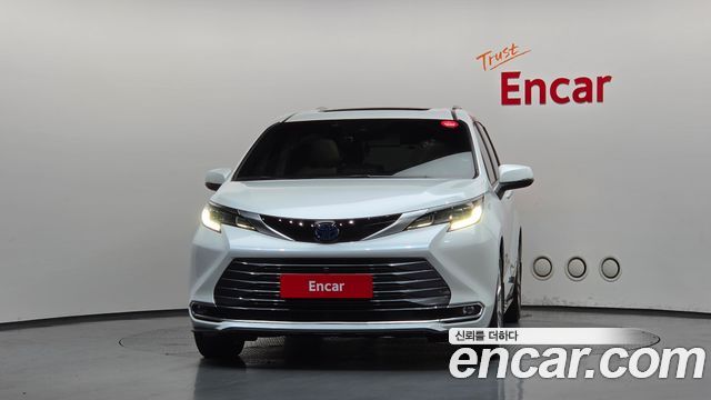 Toyota Sienna 4-го поколения 2.5 Hybrid 2WD - фото 2