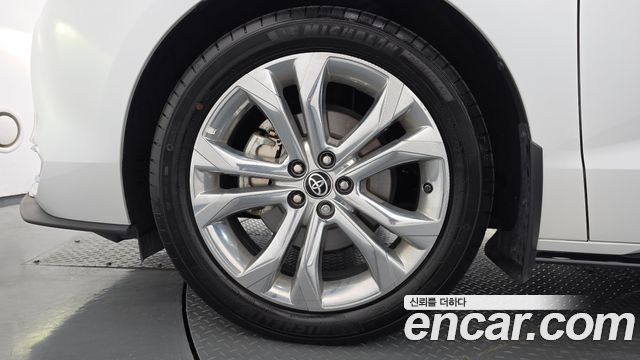 Toyota Sienna 4-го поколения 2.5 Hybrid 2WD - фото 4