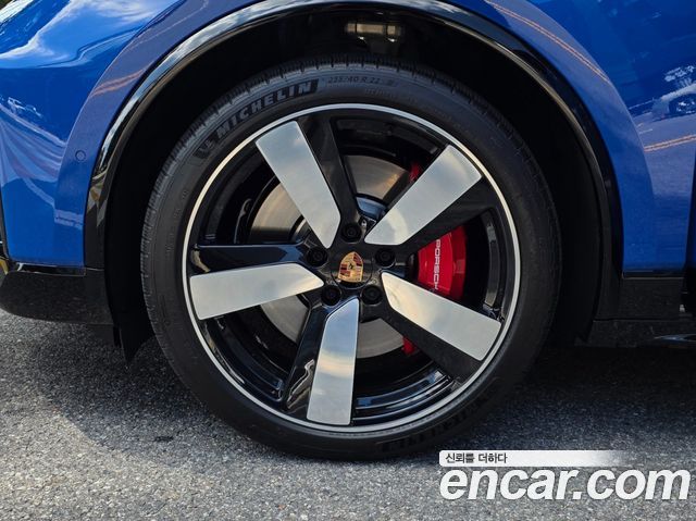 Porsche Macan EV GTS - фото 4