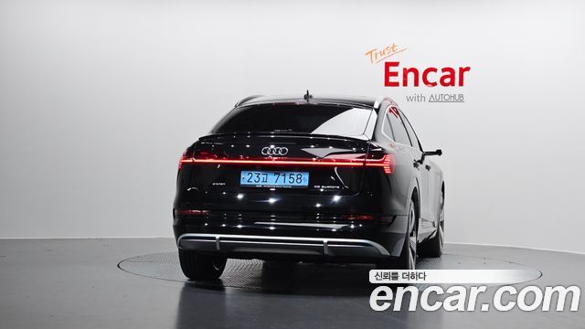 Audi e-Tron 55 Quattro Sportback - фото 2