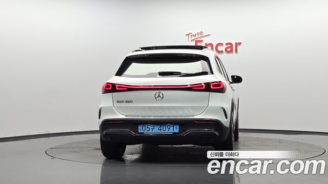 Mercedes-Benz EQA H243 EQA250 AMG Line - фото 3