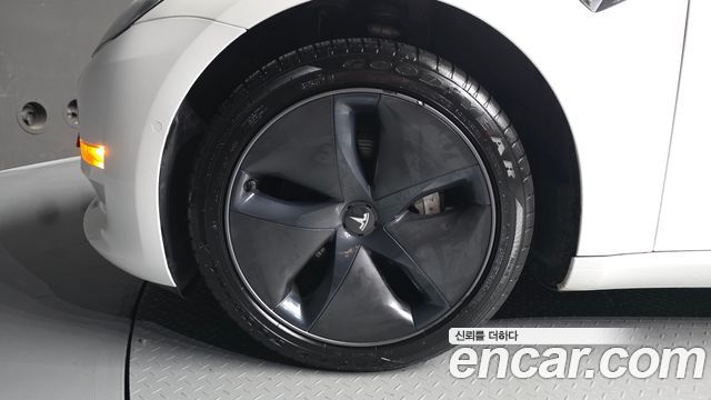 Tesla Model 3 Standard Range Plue RWD - фото 4