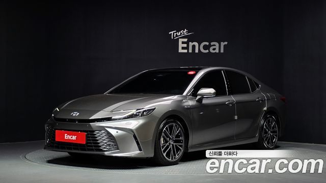 Toyota Camry XV80 2.5 XLE Premium Hybrid - фото 0