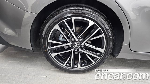 Toyota Camry XV80 2.5 XLE Premium Hybrid - фото 4
