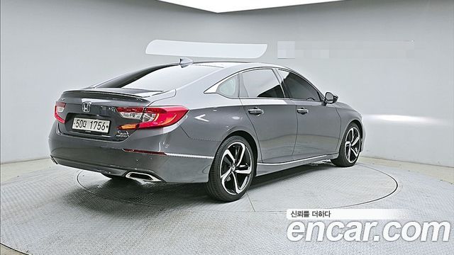 Honda Accord 10-го поколения 2.0 Turbo Sport - фото 1