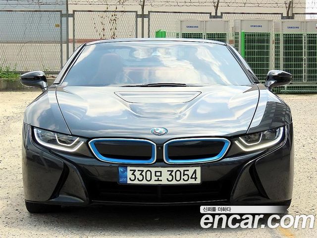 BMW i8 Roadster - фото 4