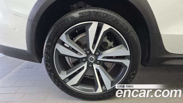 Volvo V60 Cross Country 2-го поколения B5 Pro AWD - фото 4