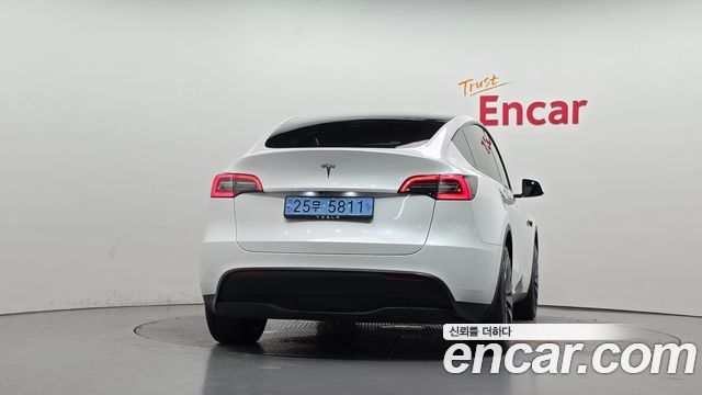 Tesla Model Y RWD - фото 3