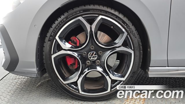 Volkswagen Golf 8-го поколения 2.0 GTI - фото 3