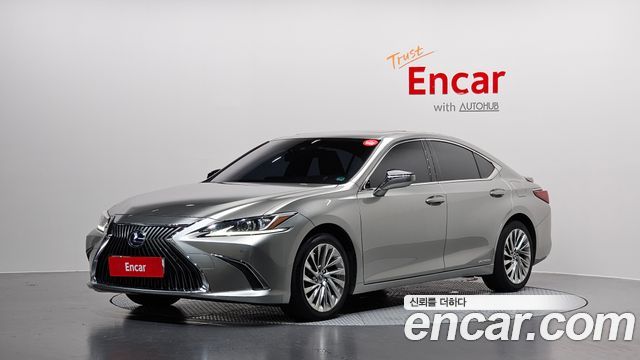 Lexus ES 300h 7-го поколения Luxury Plus - фото 0