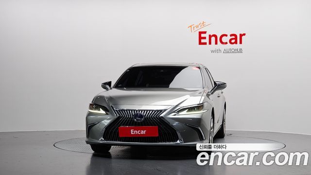 Lexus ES 300h 7-го поколения Luxury Plus - фото 2