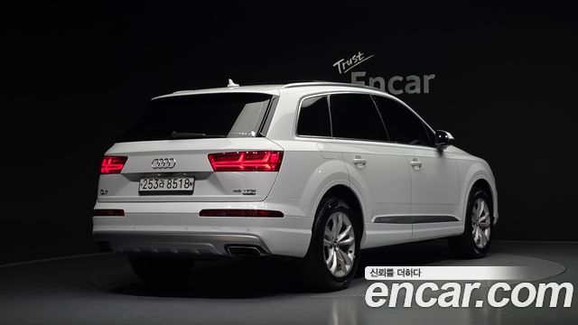 Audi Q7 45 TFSI Quattro - фото 1
