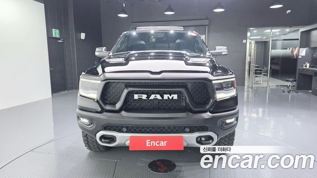 Dodge Ram Pick Up 5.7 - фото 2