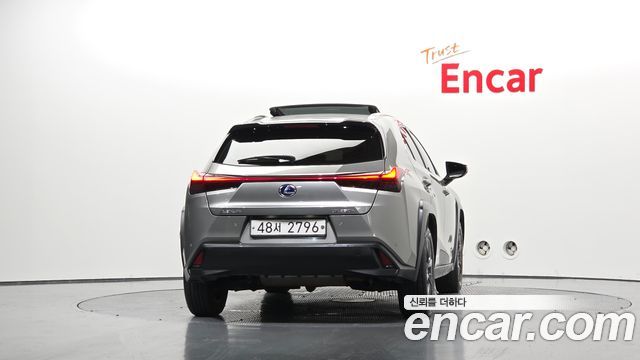 Lexus UX 250h 2.0 2WD - фото 3