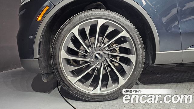 Lincoln Aviator 2-го поколения 3.0 Reserve AWD - фото 4