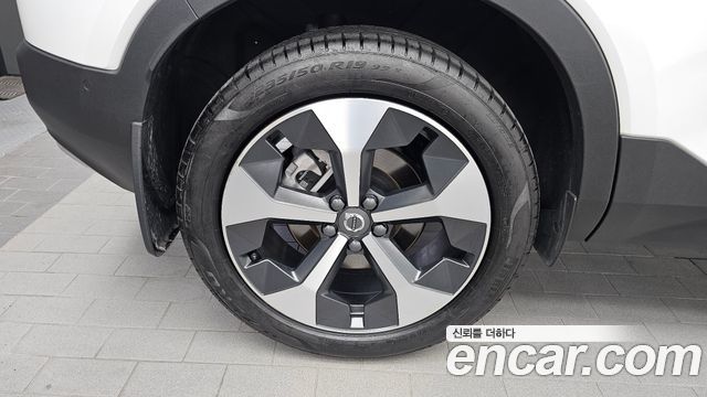 Volvo XC40 B4 Ultimate Bright - фото 4