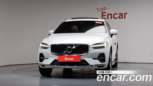 Volvo XC60 2-го поколения T8 Ultra Bright - фото 1