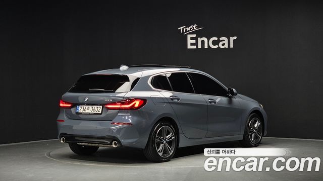 BMW 1 Series F40 120i Sports - фото 0