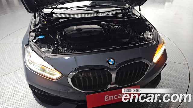 BMW 1 Series F40 120i Sports - фото 4
