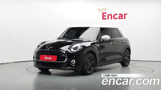Mini Cooper 5Door Standard 3rd - фото 0