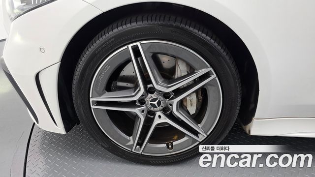 Mercedes-Benz CLS-Class C257 CLS300d 4MATIC - фото 4