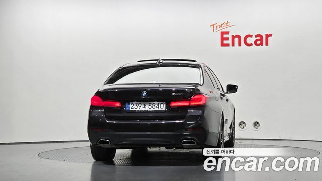 BMW 5 Series G30 530i M Sport Package - фото 3