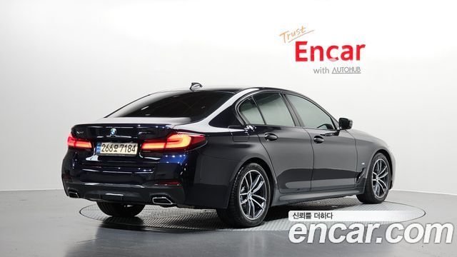 BMW 5 Series G30 520i M Sport - фото 0