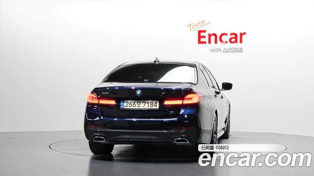 BMW 5 Series G30 520i M Sport - фото 2