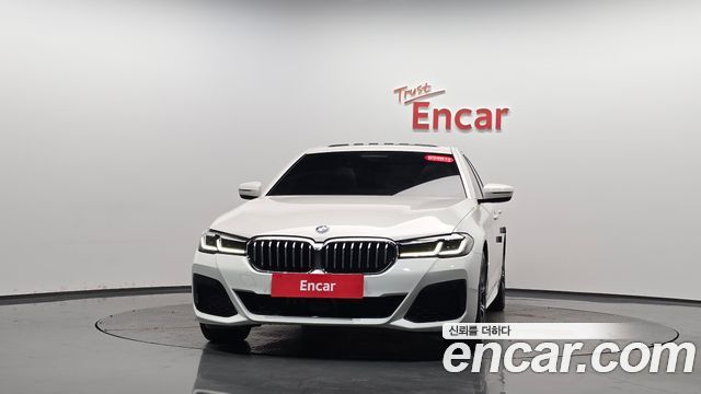 BMW 5 Series G30 530e M Sport - фото 1