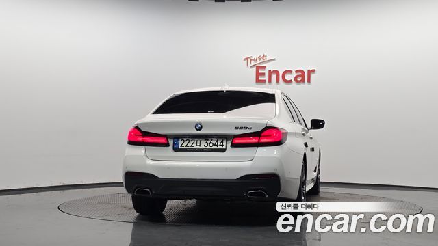 BMW 5 Series G30 530e M Sport - фото 2