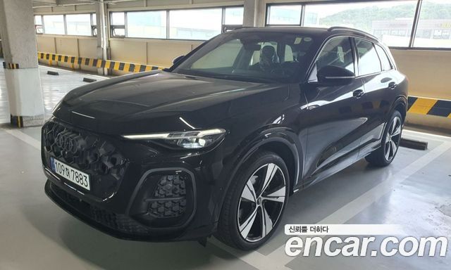 Audi Q5 45 TFSI Quattro S line - фото 0