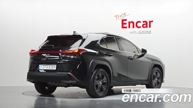Lexus UX 250h 2.0 2WD - фото 0
