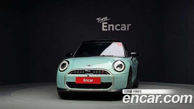Mini Cooper S 4-го поколения 5 Door Favoured - фото 2