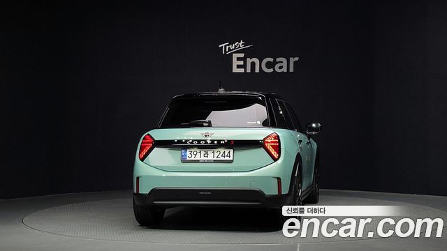 Mini Cooper S 4-го поколения 5 Door Favoured - фото 3