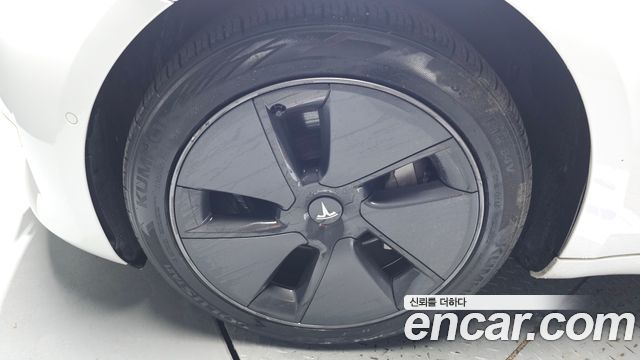 Tesla Model 3 Long Range AWD - фото 4