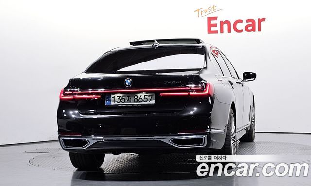 BMW 7 Series G11 740Li xDrive Design Pure Excellence - фото 2