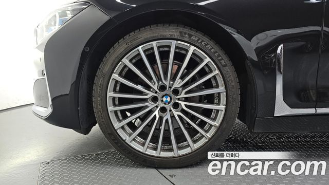 BMW 7 Series G11 740Li xDrive Design Pure Excellence - фото 3