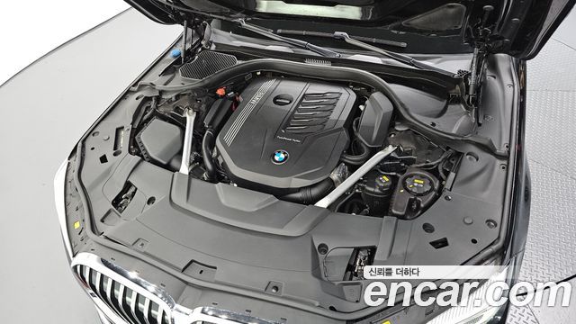 BMW 7 Series G11 740Li xDrive Design Pure Excellence - фото 4