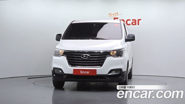 Hyundai Starex New Van 3-Seater Style - фото 2