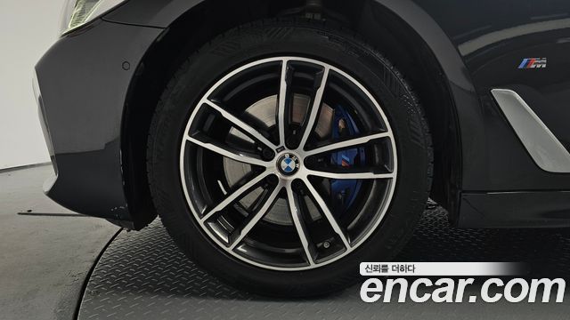 BMW 5 Series G30 523d M Sport - фото 3
