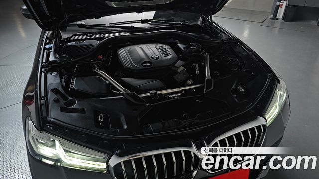 BMW 5 Series G30 523d M Sport - фото 4