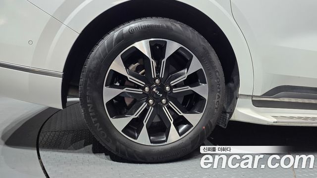 Kia Carnival 4-го поколения Gasoline 7-Seater Hi-Limousine Signature - фото 4