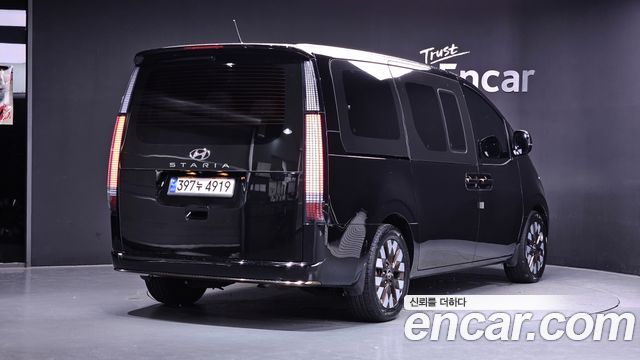 Hyundai Staria Lounge 7-Seater Inspiration - фото 1