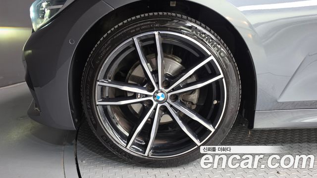 BMW 3 Series G20 320d Touring M Sport - фото 4