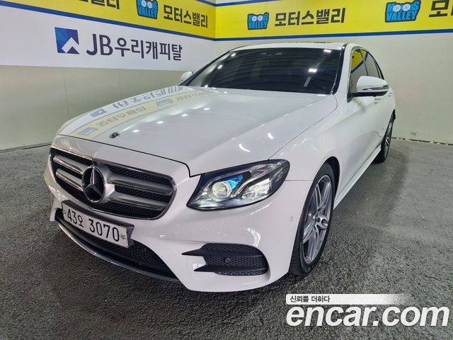 Mercedes-Benz E-Class W213 E300 AMG Line - фото 0