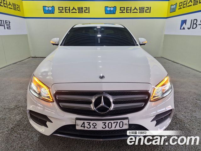 Mercedes-Benz E-Class W213 E300 AMG Line - фото 1