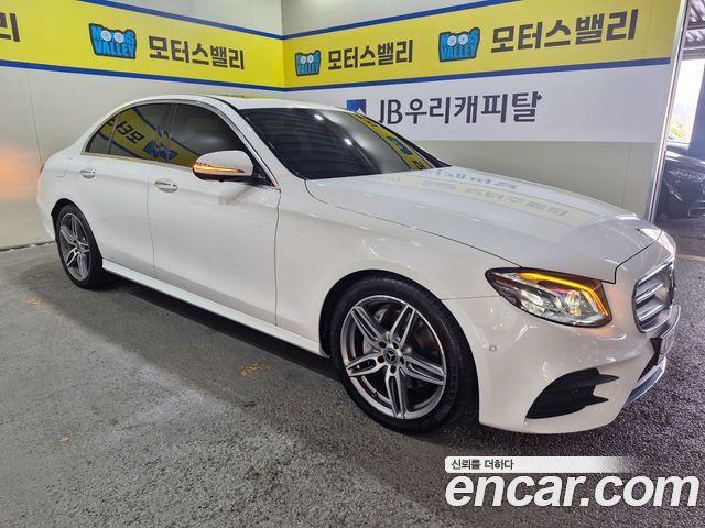 Mercedes-Benz E-Class W213 E300 AMG Line - фото 3
