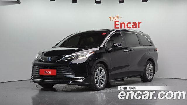 Toyota Sienna 4-го поколения 2.5 Hybrid 2WD - фото 0