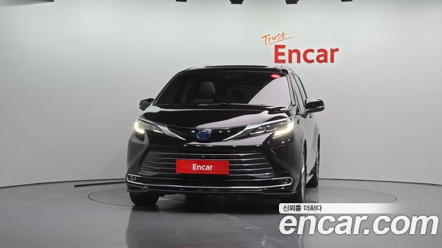 Toyota Sienna 4-го поколения 2.5 Hybrid 2WD - фото 2