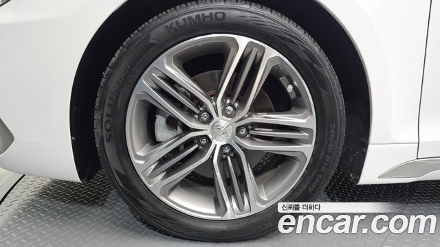 Hyundai Grandeur IG 3.0 LPi Exclusive (Rental Car) - фото 4